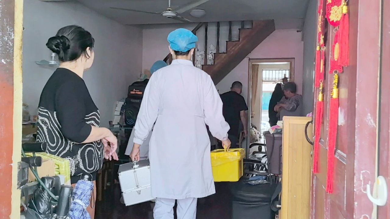 苏大附二院“互联网+护理服务”暖心启航：伤口造口组首例上门服务获赞誉